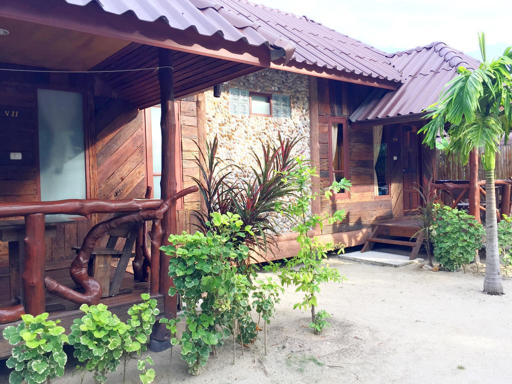 V-View Beach Resort Baan Tai Room photo